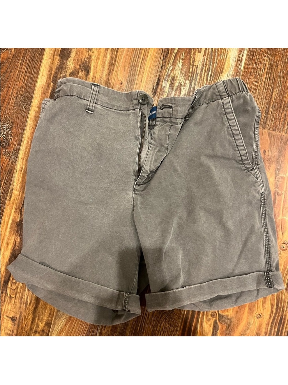 GAP everyday medium gray shorts